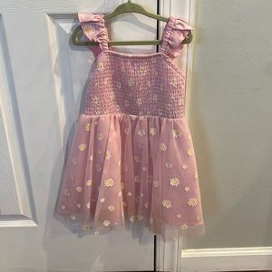 Cute daisy dress size 5T. Worn only once.